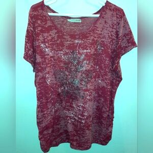 Maurices maroon burn out short sleeve t-shirt with silver bling size 3 EUC